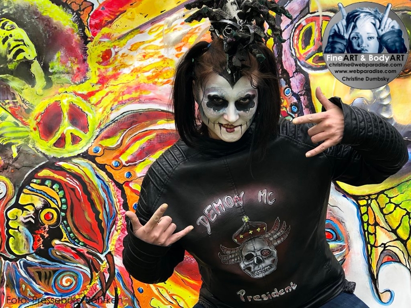 motorrad jacke leder bemalen lassen airbrush webparadise totenkopf scull5110