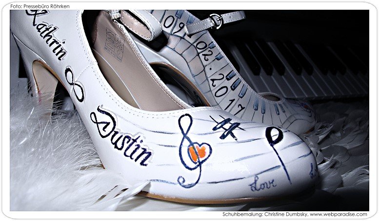 brautschuhe-personalisiert-handbemalt-hochzeitsschuhe-musik-klavier-afrika-noten-dumbsky_5855