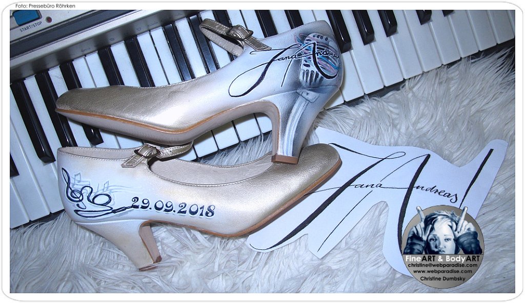 schuhe-braut-hochzeit-bemalen-lassen-airbrush-musik-micro-saenger-christine-dumbsky_8693