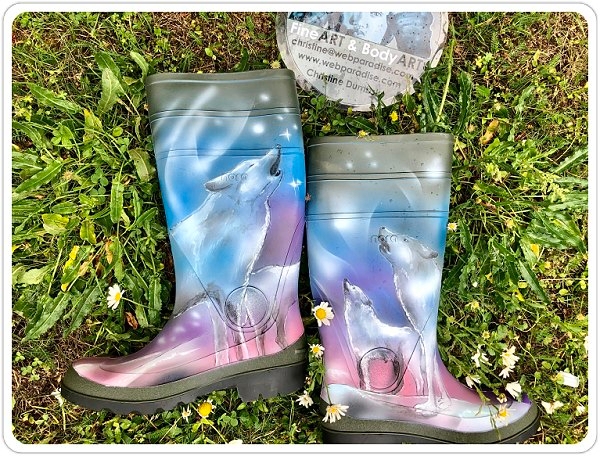 wolf-gummistiefel-airbrush-schuhbemalung-schuhbemalungen-christine-dumbsky